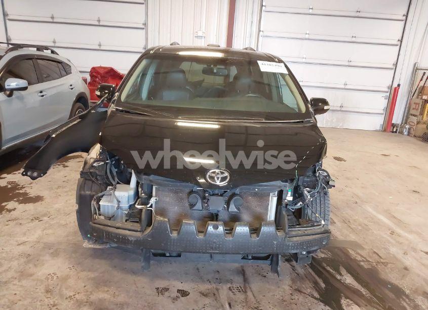 Photo 13 of 2015 Toyota Sienna LIMITED 7 PASSENGER/LIMITED PREMIUM 7 PASSENGER/XLE 7 PASSENGER/XLE 8 PASSENGER (VIN 5TDYK3DC4FS619340)