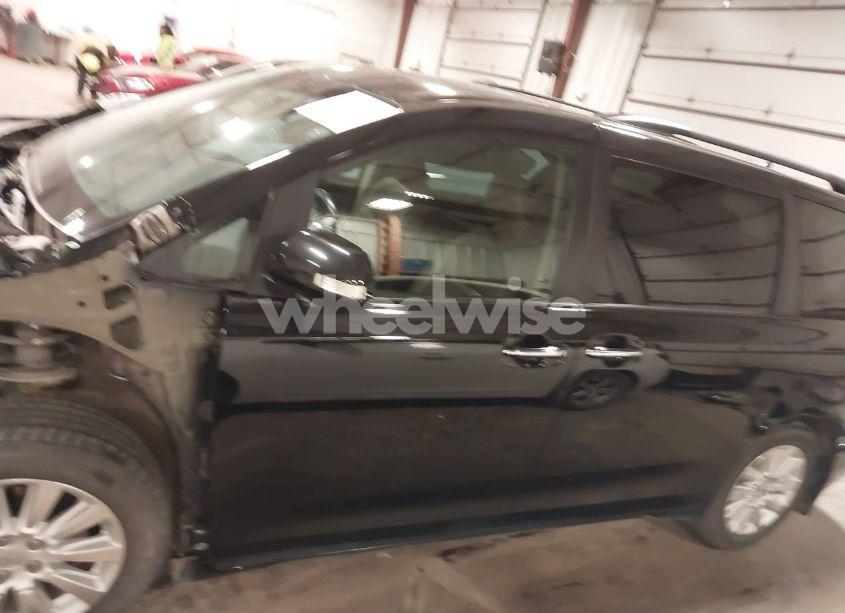 Photo 15 of 2015 Toyota Sienna LIMITED 7 PASSENGER/LIMITED PREMIUM 7 PASSENGER/XLE 7 PASSENGER/XLE 8 PASSENGER (VIN 5TDYK3DC4FS619340)