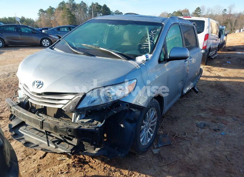 Photo 2 of 2015 Toyota Sienna XLE 8 PASSENGER (VIN 5TDYK3DC4FS628667)