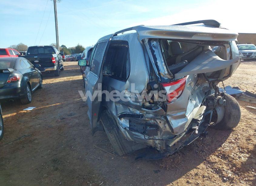 Photo 3 of 2015 Toyota Sienna XLE 8 PASSENGER (VIN 5TDYK3DC4FS628667)