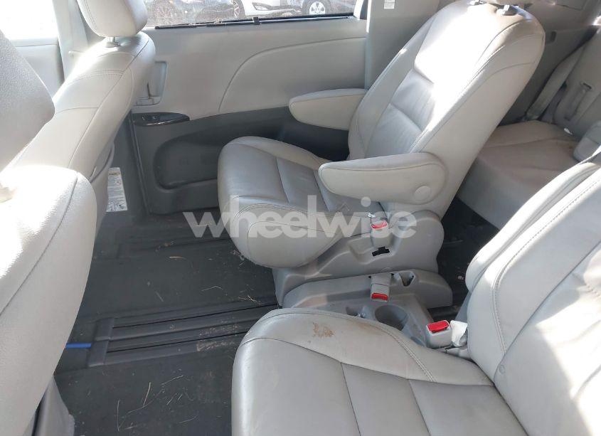 Photo 8 of 2015 Toyota Sienna XLE 8 PASSENGER (VIN 5TDYK3DC4FS628667)