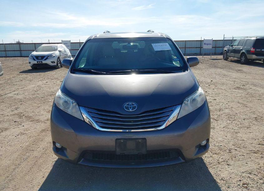 Photo 12 of 2015 Toyota Sienna XLE/LIMITED (VIN 5TDYK3DC4FS653875)