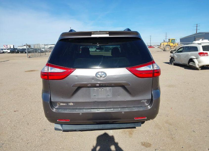 Photo 16 of 2015 Toyota Sienna XLE/LIMITED (VIN 5TDYK3DC4FS653875)