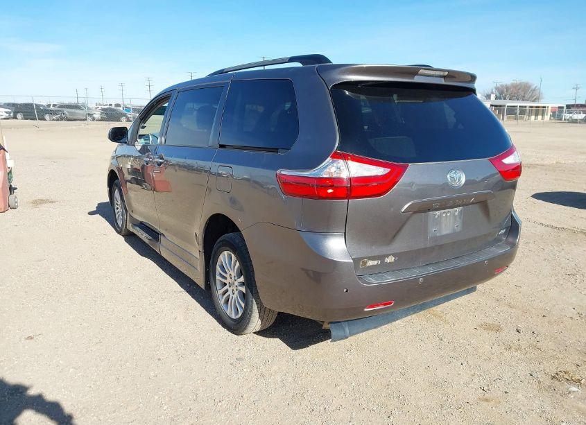 Photo 3 of 2015 Toyota Sienna XLE/LIMITED (VIN 5TDYK3DC4FS653875)