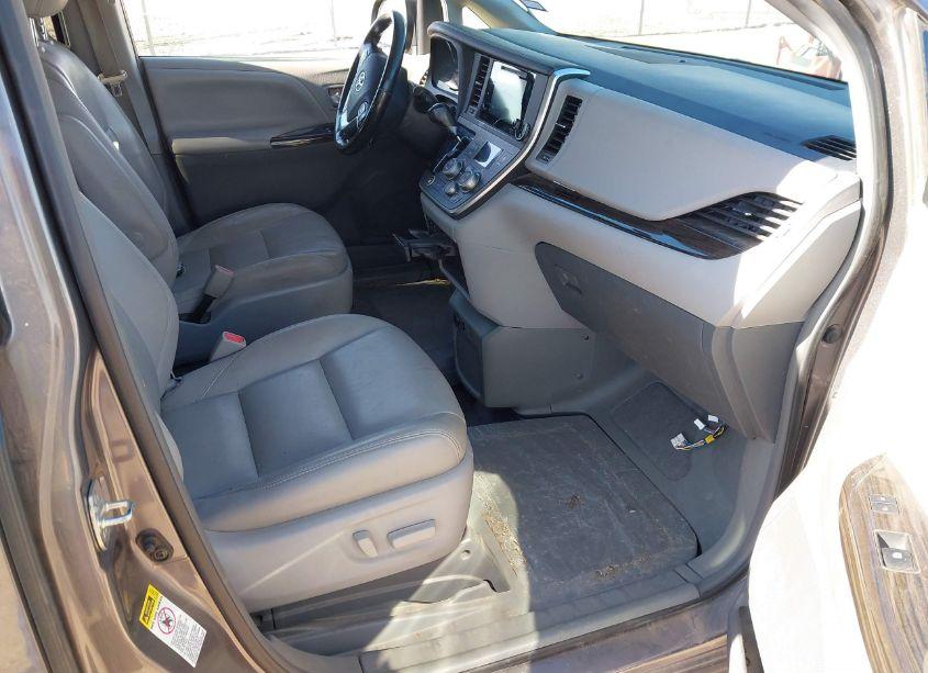 Photo 5 of 2015 Toyota Sienna XLE/LIMITED (VIN 5TDYK3DC4FS653875)