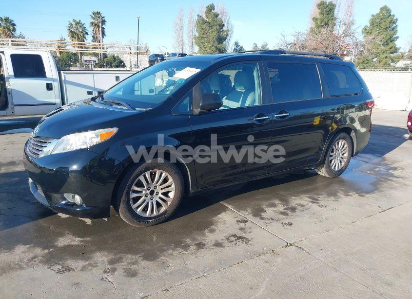 Photo 2 of 2015 Toyota Sienna XLE/LIMITED (VIN 5TDYK3DC4FS654170)