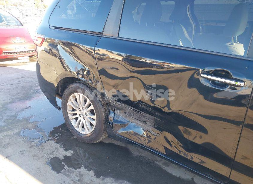 Photo 6 of 2015 Toyota Sienna XLE/LIMITED (VIN 5TDYK3DC4FS654170)