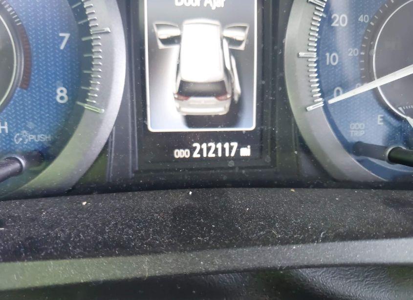 Photo 15 of 2016 Toyota Sienna XLE 8 PASSENGER (VIN 5TDYK3DC4GS702266)