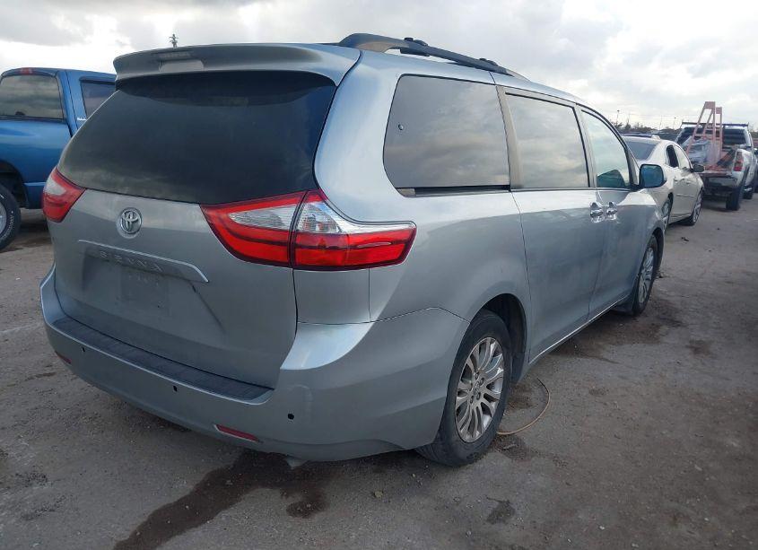 Photo 4 of 2016 Toyota Sienna XLE 8 PASSENGER (VIN 5TDYK3DC4GS702266)