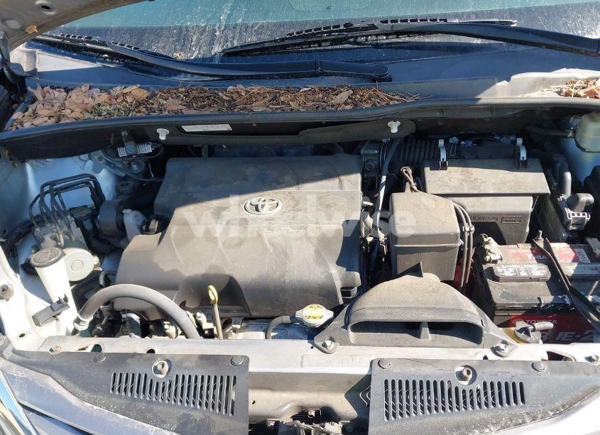 Photo 10 of 2016 Toyota Sienna XLE PREMIUM 8 PASSENGER (VIN 5TDYK3DC4GS739785)