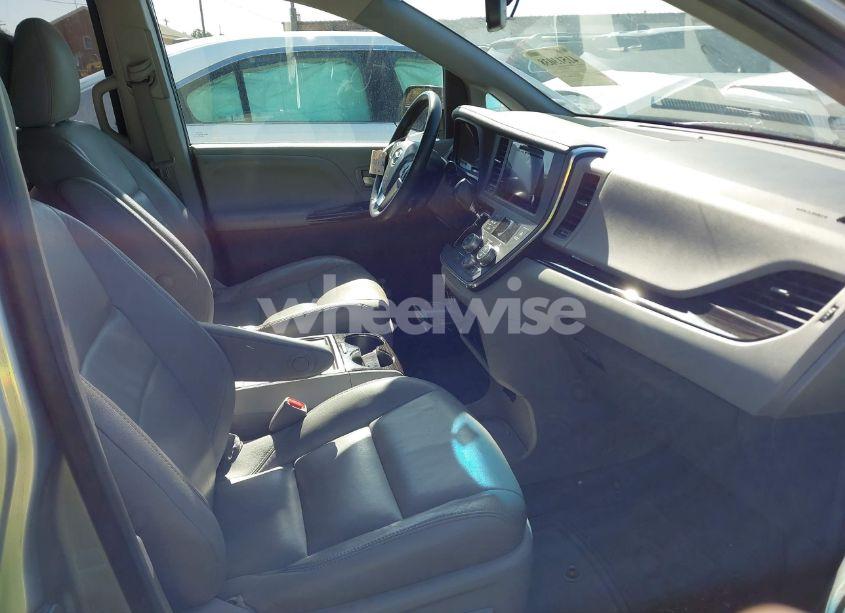 Photo 5 of 2016 Toyota Sienna XLE PREMIUM 8 PASSENGER (VIN 5TDYK3DC4GS739785)