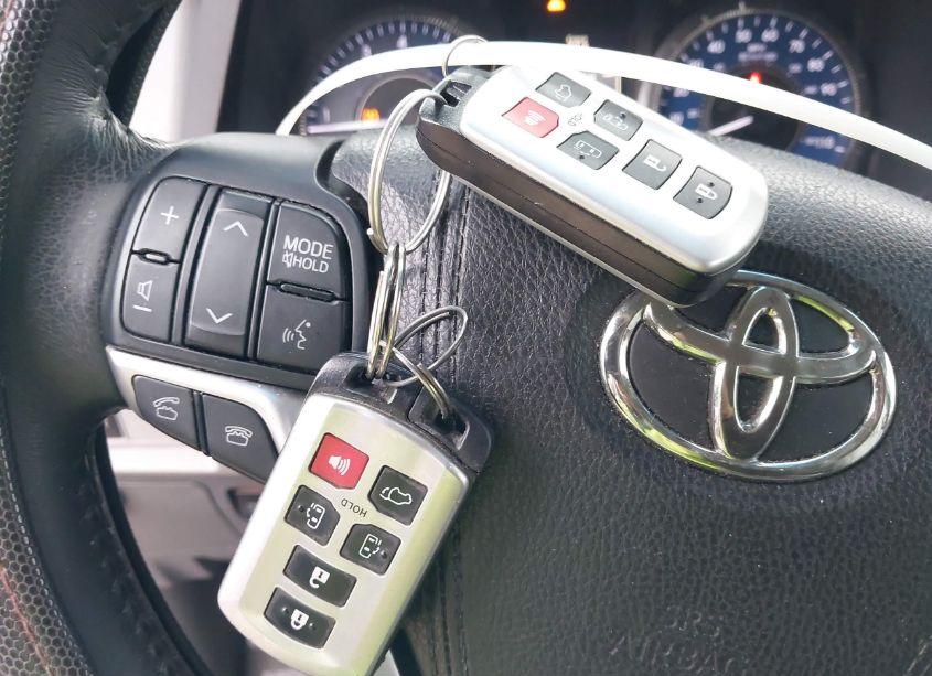 Photo 11 of 2016 Toyota Sienna XLE/LIMITED (VIN 5TDYK3DC4GS759535)