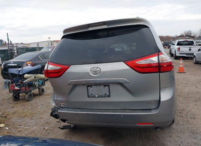 Photo 16 of 2016 Toyota Sienna XLE/LIMITED (VIN 5TDYK3DC4GS759535)