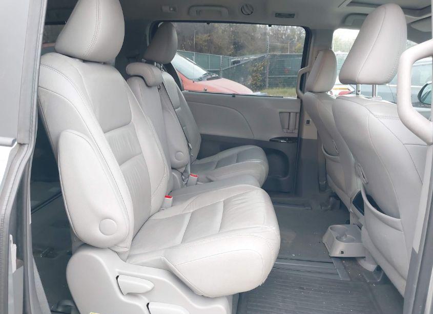 Photo 8 of 2016 Toyota Sienna XLE/LIMITED (VIN 5TDYK3DC4GS759535)