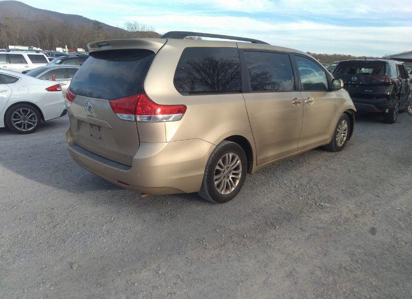 Photo 4 of 2011 Toyota Sienna XLE V6 (VIN 5TDYK3DC5BS066840)