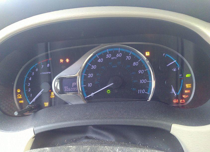 Photo 7 of 2011 Toyota Sienna XLE V6 (VIN 5TDYK3DC5BS066840)