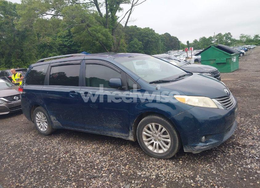 Photo 13 of 2011 Toyota Sienna XLE V6 (VIN 5TDYK3DC5BS090992)