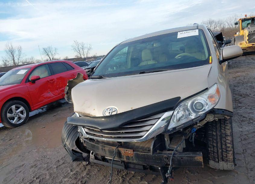 Photo 13 of 2011 Toyota Sienna XLE/LIMITED (VIN 5TDYK3DC5BS150009)