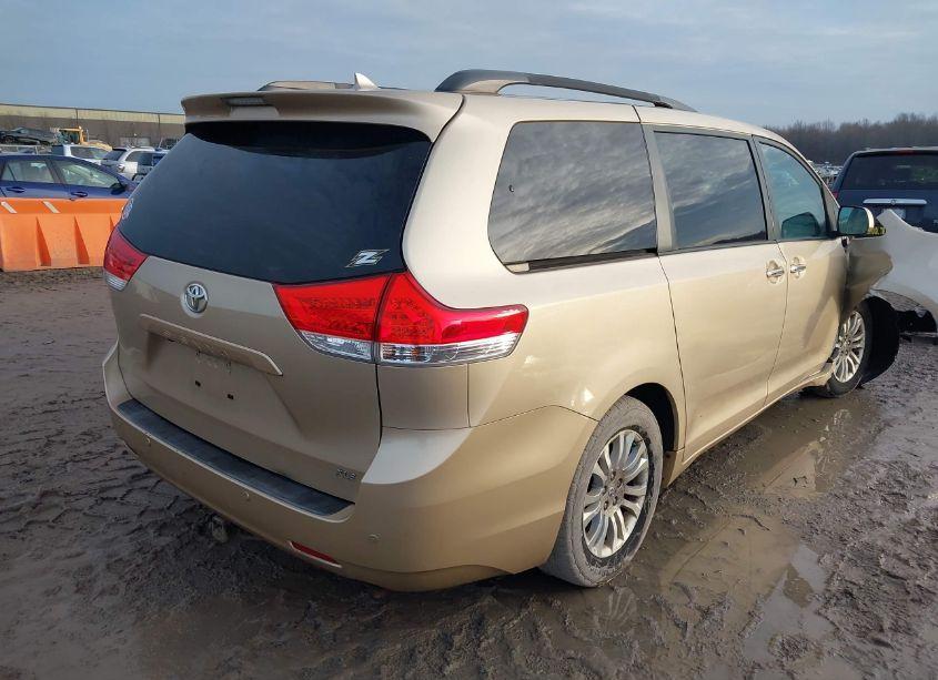 Photo 4 of 2011 Toyota Sienna XLE/LIMITED (VIN 5TDYK3DC5BS150009)