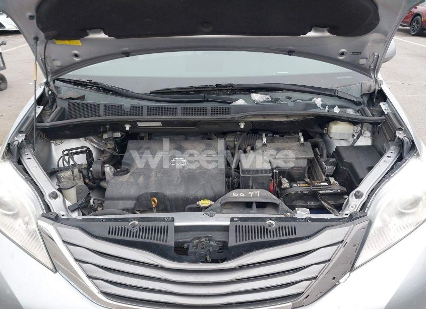 Photo 10 of 2011 Toyota Sienna XLE/LIMITED (VIN 5TDYK3DC5BS150527)