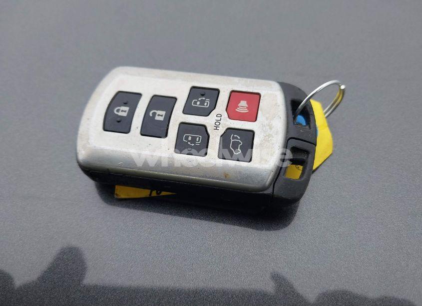 Photo 11 of 2011 Toyota Sienna XLE/LIMITED (VIN 5TDYK3DC5BS150527)