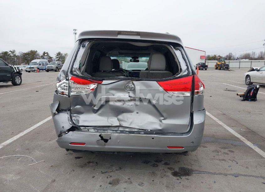 Photo 16 of 2011 Toyota Sienna XLE/LIMITED (VIN 5TDYK3DC5BS150527)