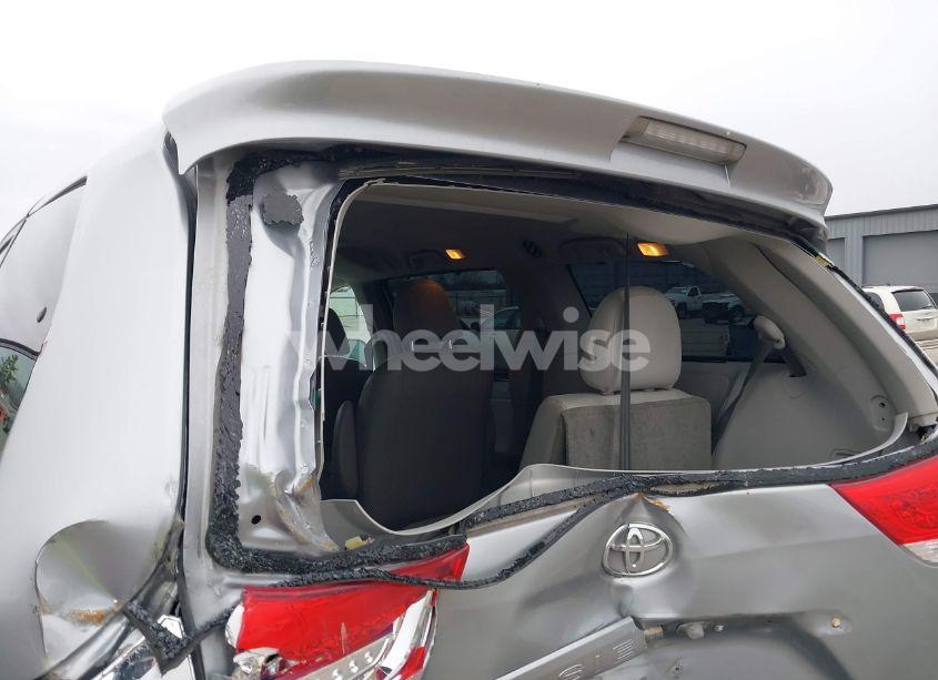 Photo 19 of 2011 Toyota Sienna XLE/LIMITED (VIN 5TDYK3DC5BS150527)