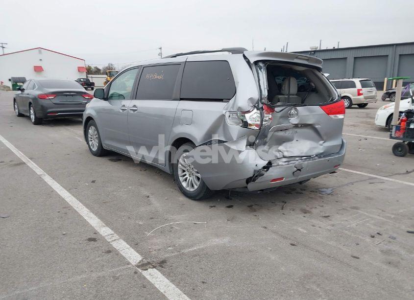 Photo 3 of 2011 Toyota Sienna XLE/LIMITED (VIN 5TDYK3DC5BS150527)