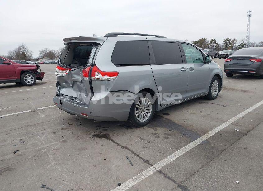 Photo 4 of 2011 Toyota Sienna XLE/LIMITED (VIN 5TDYK3DC5BS150527)