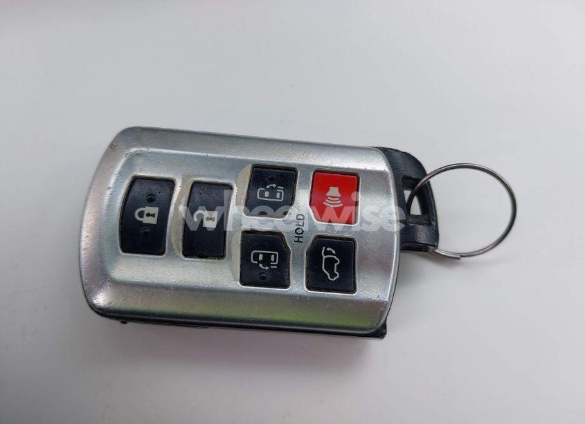 Photo 11 of 2012 Toyota Sienna XLE/LIMITED (VIN 5TDYK3DC5CS198711)