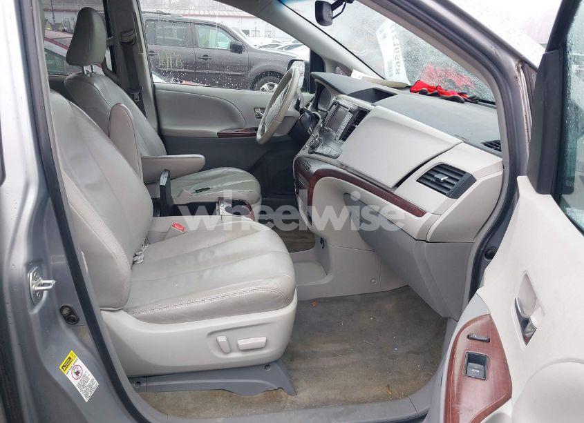 Photo 5 of 2012 Toyota Sienna XLE/LIMITED (VIN 5TDYK3DC5CS198711)