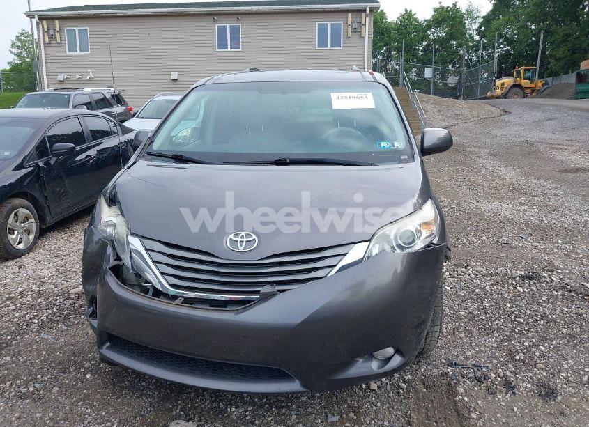 Photo 13 of 2012 Toyota Sienna XLE V6 8 PASSENGER (VIN 5TDYK3DC5CS224787)