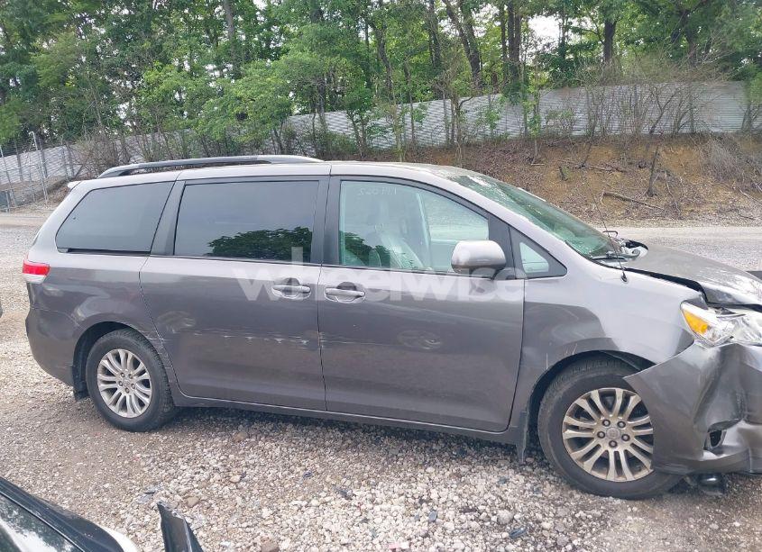 Photo 14 of 2012 Toyota Sienna XLE V6 8 PASSENGER (VIN 5TDYK3DC5CS224787)