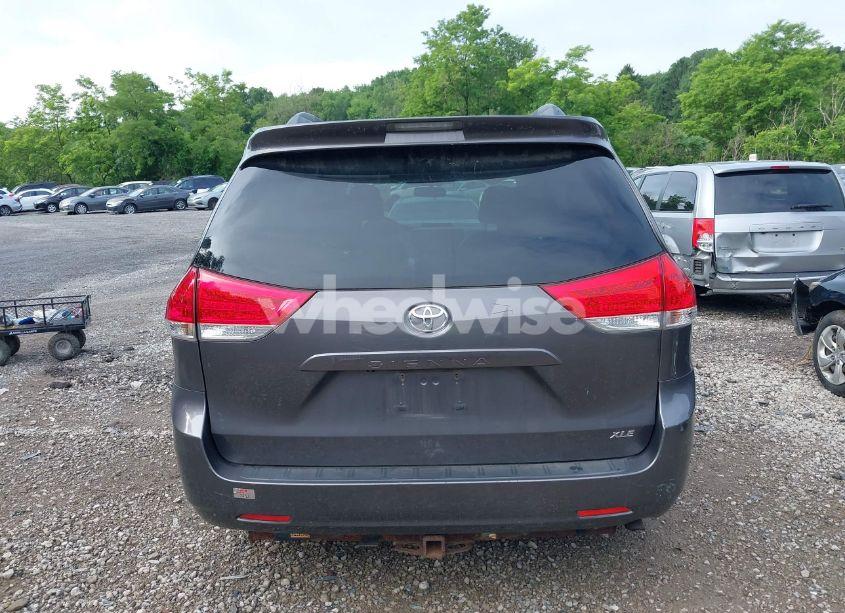 Photo 17 of 2012 Toyota Sienna XLE V6 8 PASSENGER (VIN 5TDYK3DC5CS224787)