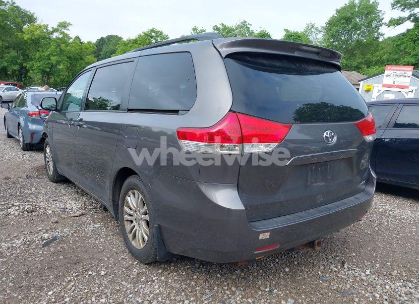 Photo 3 of 2012 Toyota Sienna XLE V6 8 PASSENGER (VIN 5TDYK3DC5CS224787)