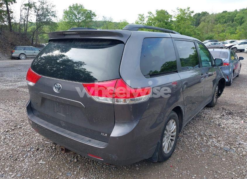 Photo 4 of 2012 Toyota Sienna XLE V6 8 PASSENGER (VIN 5TDYK3DC5CS224787)