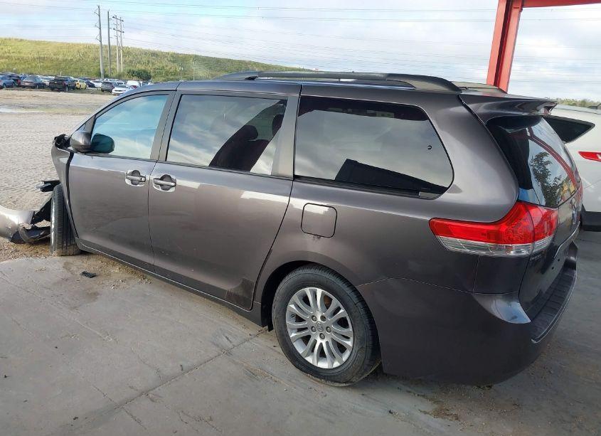 Photo 3 of 2012 Toyota Sienna XLE V6 8 PASSENGER (VIN 5TDYK3DC5CS229133)