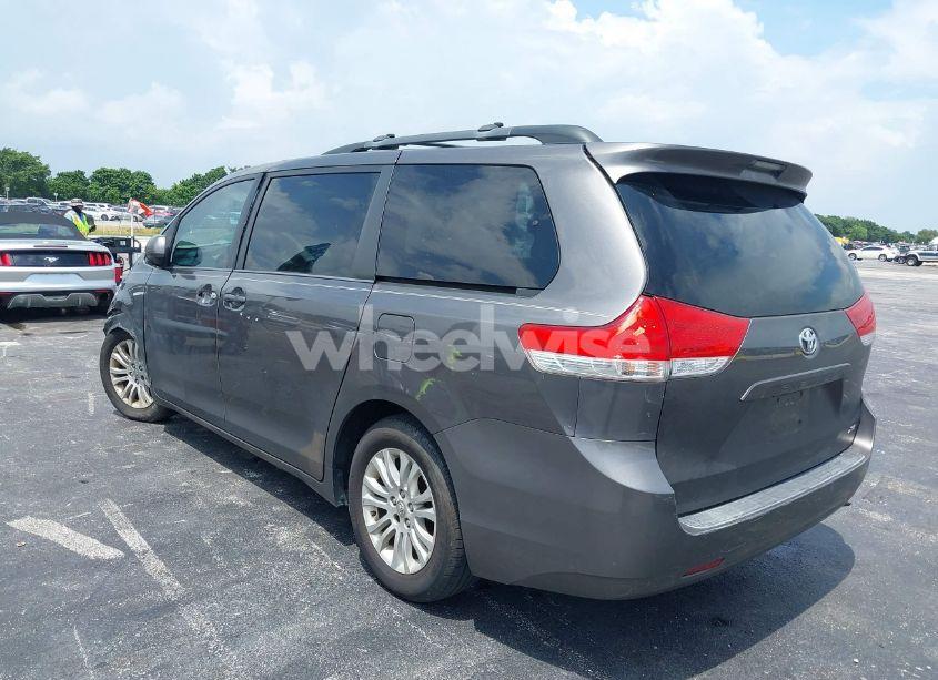 Photo 3 of 2012 Toyota Sienna XLE V6 8 PASSENGER (VIN 5TDYK3DC5CS244182)