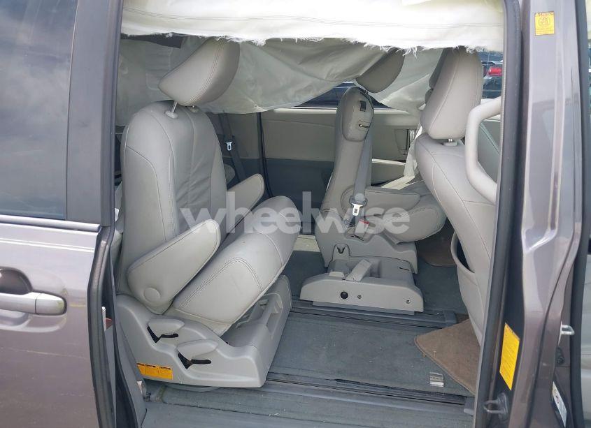 Photo 8 of 2012 Toyota Sienna XLE V6 8 PASSENGER (VIN 5TDYK3DC5CS244182)