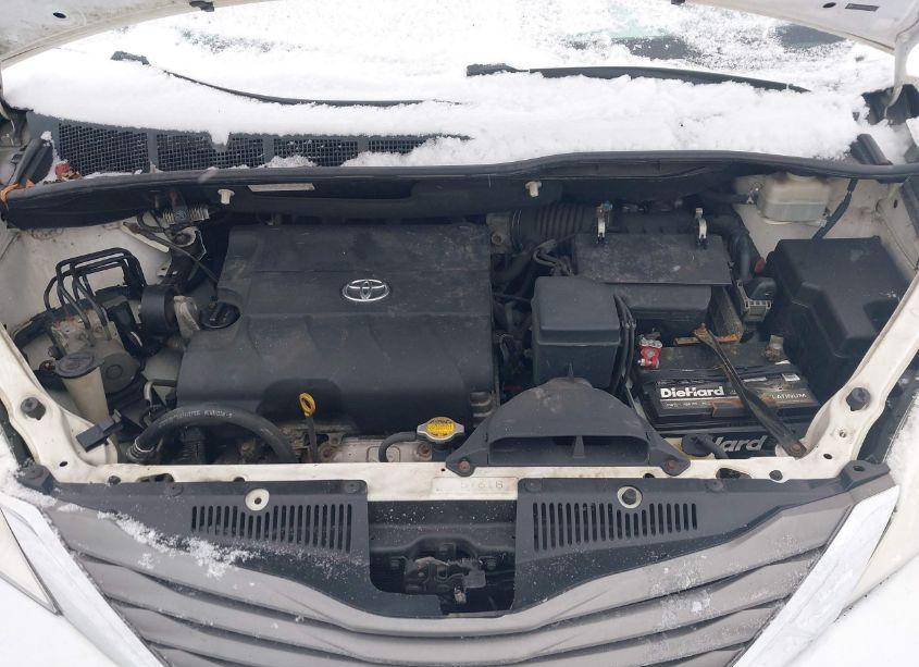 Photo 10 of 2012 Toyota Sienna XLE V6 8 PASSENGER (VIN 5TDYK3DC5CS267459)