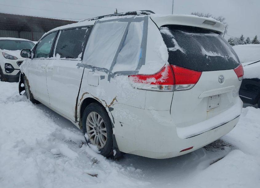 Photo 3 of 2012 Toyota Sienna XLE V6 8 PASSENGER (VIN 5TDYK3DC5CS267459)