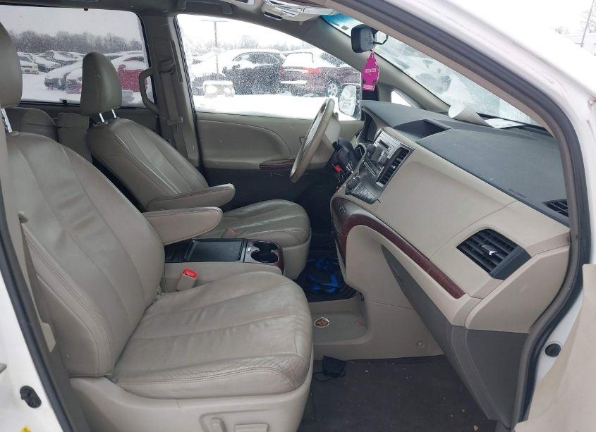 Photo 5 of 2012 Toyota Sienna XLE V6 8 PASSENGER (VIN 5TDYK3DC5CS267459)