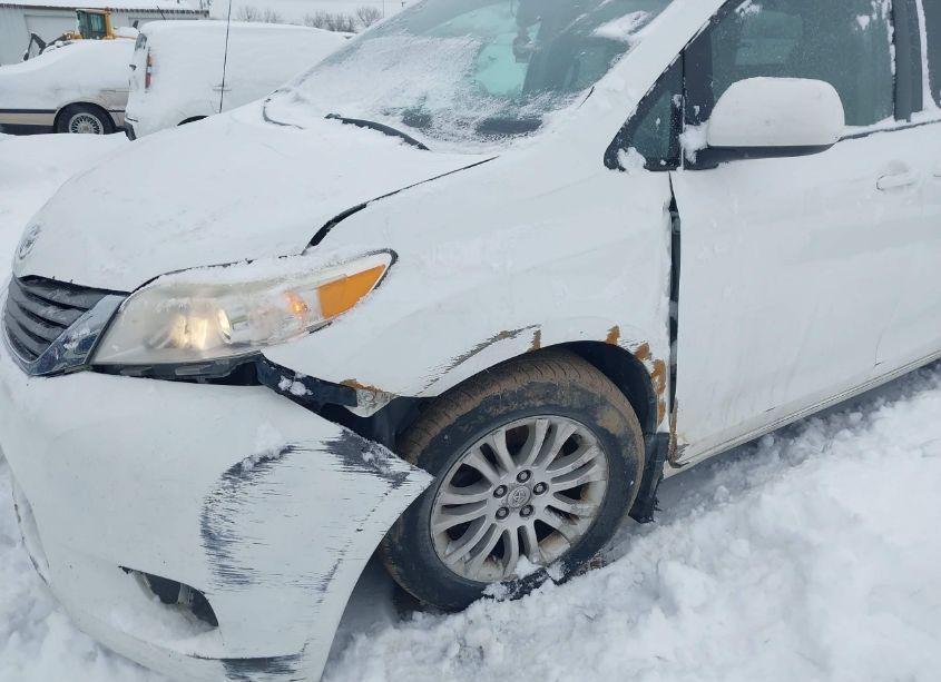 Photo 6 of 2012 Toyota Sienna XLE V6 8 PASSENGER (VIN 5TDYK3DC5CS267459)