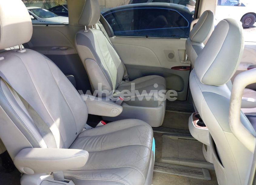 Photo 8 of 2012 Toyota Sienna XLE/LIMITED (VIN 5TDYK3DC5CS268322)