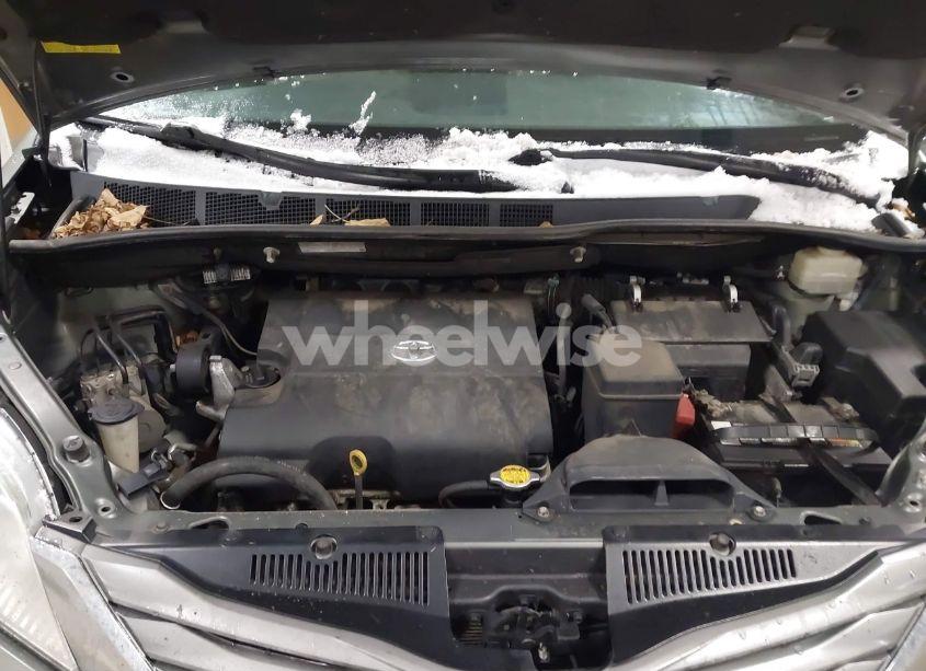 Photo 10 of 2013 Toyota Sienna XLE V6 8 PASSENGER (VIN 5TDYK3DC5DS307590)