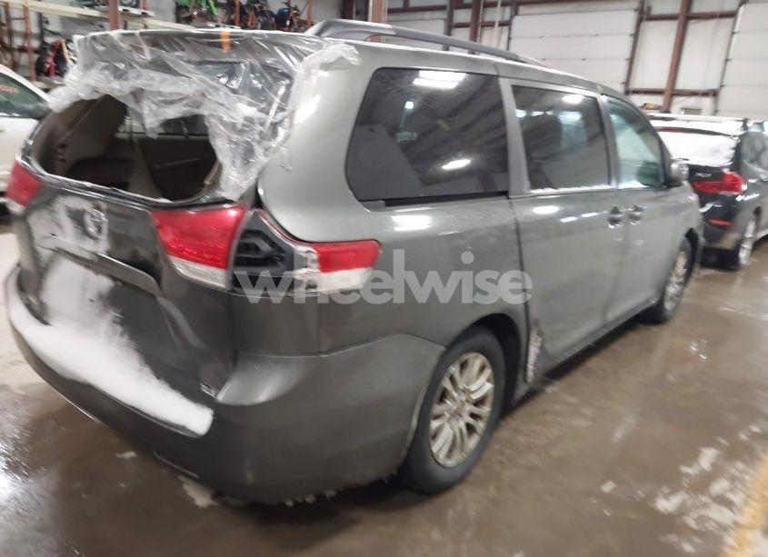 Photo 4 of 2013 Toyota Sienna XLE V6 8 PASSENGER (VIN 5TDYK3DC5DS307590)