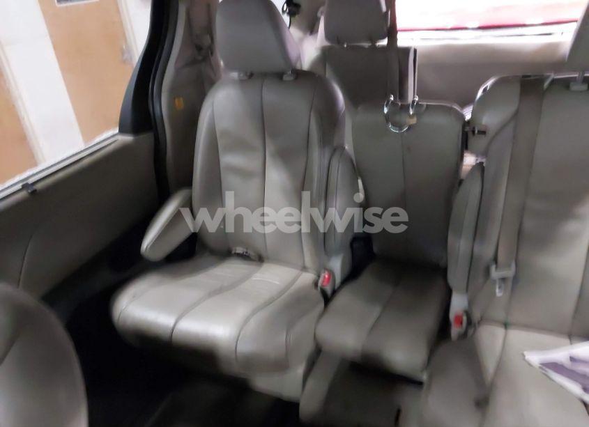 Photo 8 of 2013 Toyota Sienna XLE V6 8 PASSENGER (VIN 5TDYK3DC5DS307590)