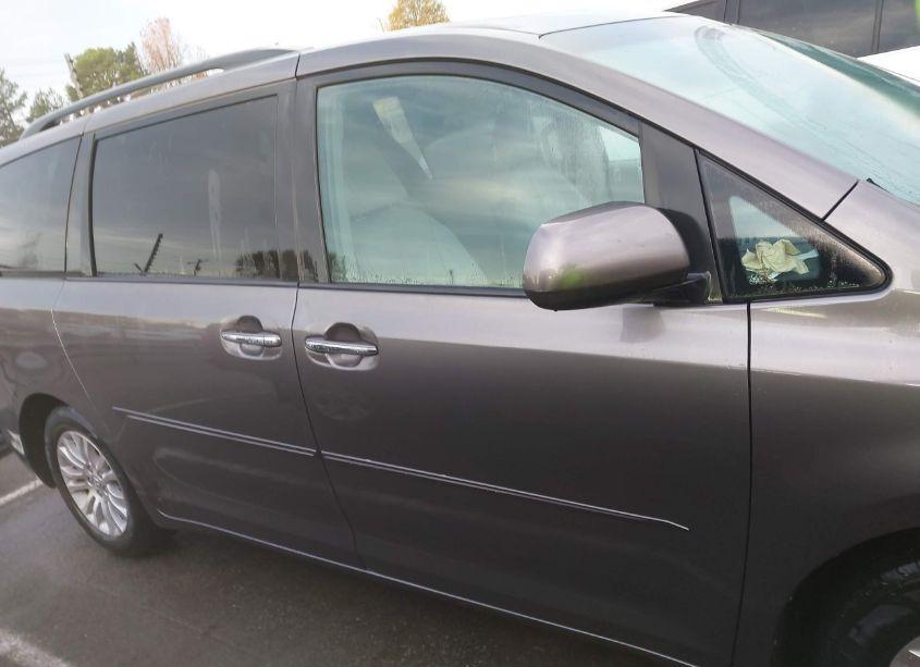 Photo 14 of 2013 Toyota Sienna XLE/LIMITED (VIN 5TDYK3DC5DS347040)