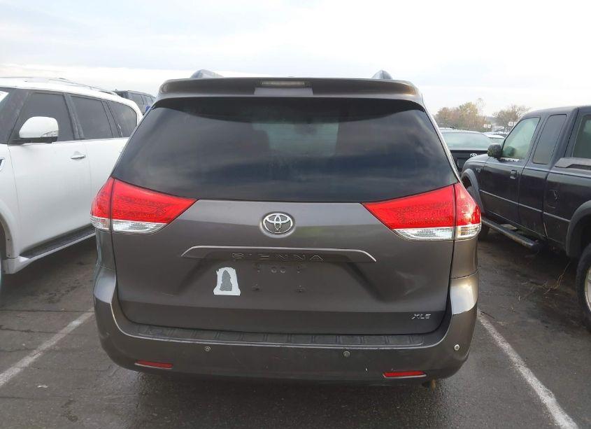 Photo 17 of 2013 Toyota Sienna XLE/LIMITED (VIN 5TDYK3DC5DS347040)