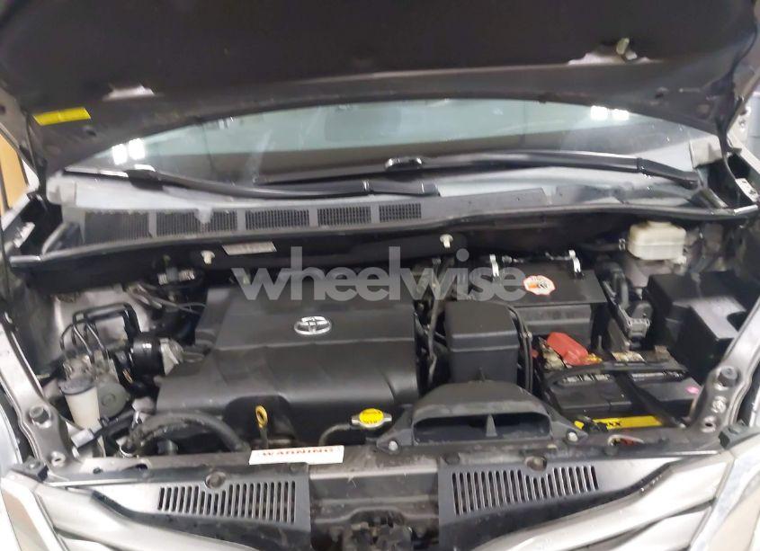 Photo 10 of 2013 Toyota Sienna XLE V6 8 PASSENGER (VIN 5TDYK3DC5DS355798)